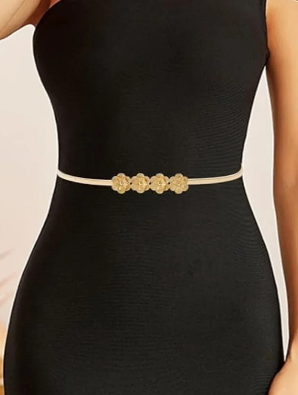 Gold-Tone Floral Elastic Waist Belt Size Small NIP